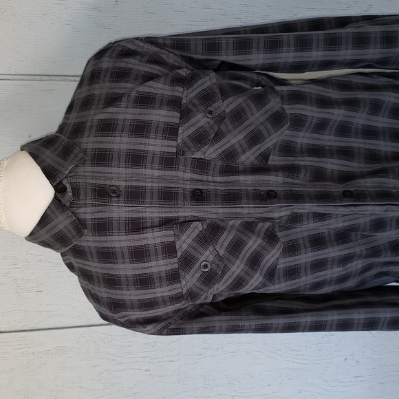 Vans Plaid Long Sleeve Button Down Shirt - Picture 11 of 11